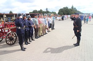 Volles Haus bei Henning Bau - die Urbacher Firma feierte 25j&auml;hriges Jubil&auml;um