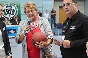 K&ouml;rbe werfen gegen Krebs - zweites Benefizspiel des Seamr&oacute;g BC
