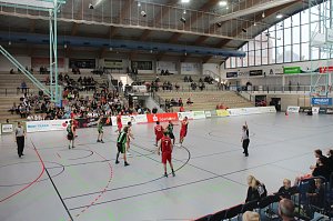 K&ouml;rbe werfen gegen Krebs - zweites Benefizspiel des Seamr&oacute;g BC