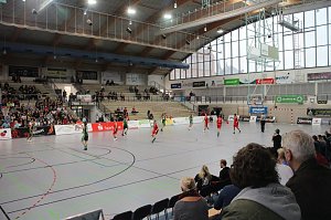 K&ouml;rbe werfen gegen Krebs - zweites Benefizspiel des Seamr&oacute;g BC