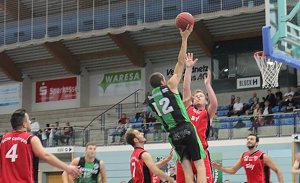K&ouml;rbe werfen gegen Krebs - zweites Benefizspiel des Seamr&oacute;g BC