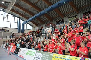 K&ouml;rbe werfen gegen Krebs - zweites Benefizspiel des Seamr&oacute;g BC