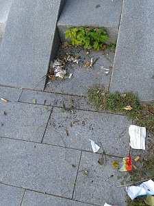 Treppenstufen werden gereinigt