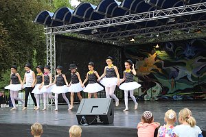 Zeitreise mit dem Tanzstudio Radeva