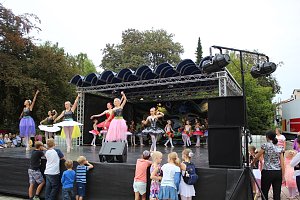 Zeitreise mit dem Tanzstudio Radeva