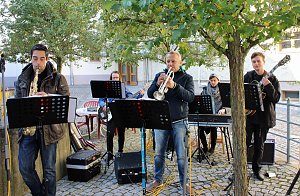 Landratsamt stand offen