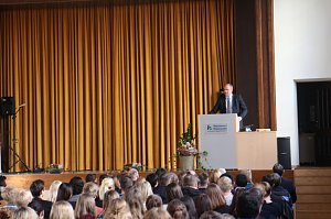 Volles Haus im Audimax - an der Nordh&auml;user Hochschule wurden heute die Neuzug&auml;nge immatrikuliert