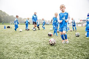 Fu&szlig;ball-Ferien-Camp im AKS