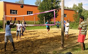 Interkulturelles Volleyballturnier auf dem Abenteuerspielplatz