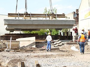 300-Tonnen-Br&uuml;cke wird eingesetzt