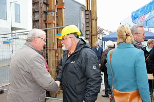 Grundsteinlegung f&uuml;r neues Wohn- und Gesch&auml;ftshaus