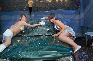 Sexy Autowäsche Party