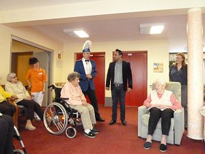 Ellricher Karnevalsverein &uuml;berraschte Asternhof Bewohner