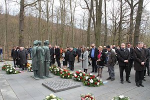 Gedenkveranstaltung zum 71. Jahrestag der Befreiung des KZ Mittelbau-Dora