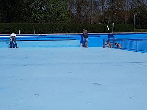 Unterst&uuml;tzung im Salzaquellbad
