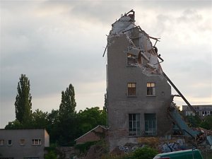 Fast abgerissen