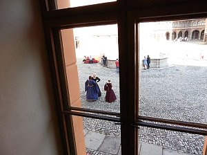 Schlosst&uuml;ren &ouml;ffneten sich