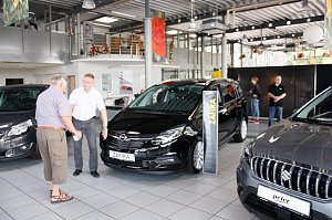 Oktoberfest im Autohaus Peter