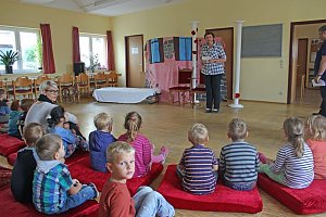 Vorlesen, Tanz und Theater