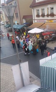 Erste Regenwand unsch&ouml;n f&uuml;r den Zwiebelmarkt