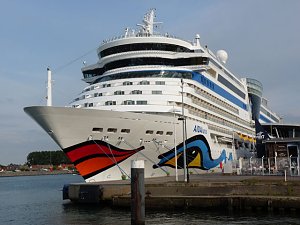 AIDAluna in Warnemünde
