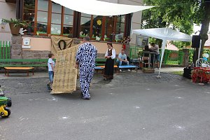"Gro&szlig;e Schweinerei" vor der Kindervilla