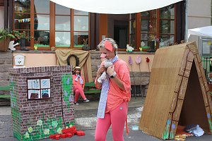 "Gro&szlig;e Schweinerei" vor der Kindervilla