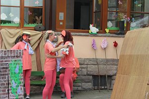"Gro&szlig;e Schweinerei" vor der Kindervilla