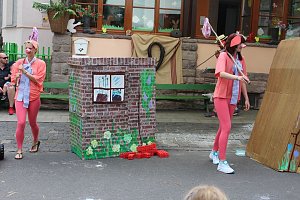 "Gro&szlig;e Schweinerei" vor der Kindervilla