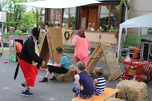 "Gro&szlig;e Schweinerei" vor der Kindervilla