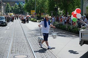 Festumzug zum 1090. Geburtstag der Rolandstadt