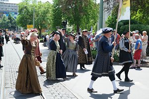 Festumzug zum 1090. Geburtstag der Rolandstadt