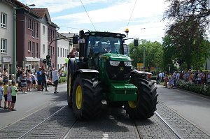 Festumzug zum 1090. Geburtstag der Rolandstadt
