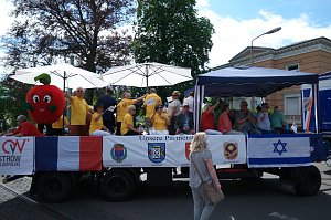 Festumzug zum 1090. Geburtstag der Rolandstadt
