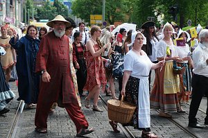 Festumzug zum 1090. Geburtstag der Rolandstadt