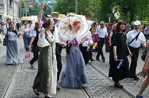 Festumzug zum 1090. Geburtstag der Rolandstadt