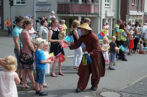 Festumzug zum 1090. Geburtstag der Rolandstadt