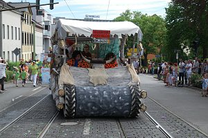Festumzug zum 1090. Geburtstag der Rolandstadt