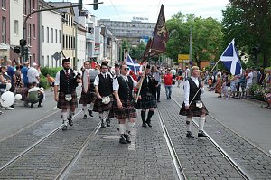 Festumzug zum 1090. Geburtstag der Rolandstadt