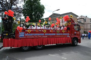 Festumzug zum 1090. Geburtstag der Rolandstadt