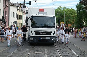 Festumzug zum 1090. Geburtstag der Rolandstadt