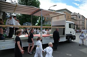 Festumzug zum 1090. Geburtstag der Rolandstadt