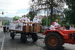 Festumzug zum 1090. Geburtstag der Rolandstadt