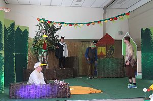 Peter und der Wolf in der Inszenierung der Nordth&uuml;ringer Lebenshilfe