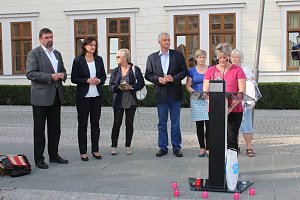Menschenkette gegen Gewalt