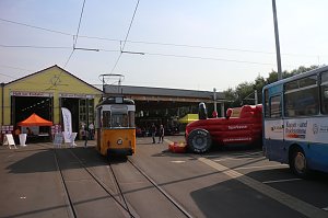 Tag der offenen T&uuml;r im Stra&szlig;enbahndepot