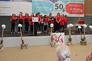 Feierlicher Spatenstich