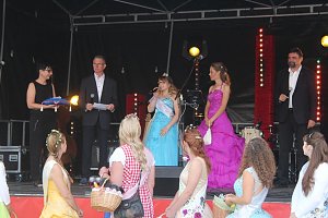 Weinprinzessin Shantel I. gekr&ouml;nt