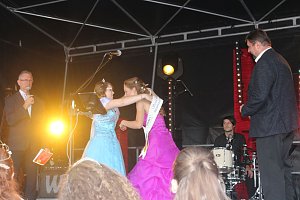 Weinprinzessin Shantel I. gekr&ouml;nt