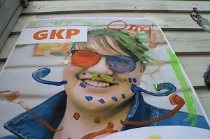 Kunst f&uuml;r alle! - beim diesj&auml;hrigen Kunstfest durfte man auch Wahlplakate verunstalten